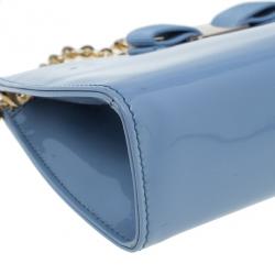 مملوكة مسبقًا حقيبة كلتش سالفاتوري فيراغامو فارا بيوما جلد لامع زرقاء