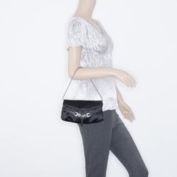 مملوكة مسبقًا Salvatore Ferragamo Black Satin Clutch