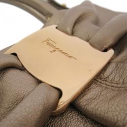 Pre Owned Salvatore Ferragamo Gold Leather Vara Bow Tote