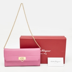Pre Owned Salvatore Ferragamo Pink Leather Gancio Flap Chain Clutch