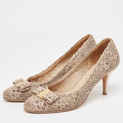 Pre Owned Salvatore Ferragamo Beige Laser Cut Leather Vara Bow Pumps Size 40.5 
