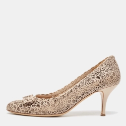 Pre Owned Salvatore Ferragamo Beige Laser Cut Leather Vara Bow Pumps Size 40.5 