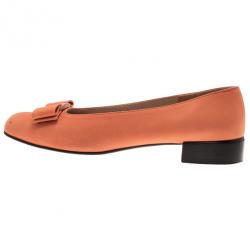 مملوكة مسبقًا Salvatore Ferragamo Orange Suede Bow Ballet Flats Size 37