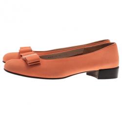 مملوكة مسبقًا Salvatore Ferragamo Orange Suede Bow Ballet Flats Size 37