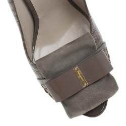 Pre Owned Salvatore Ferragamo Embossed Leather Cherie Peep Toe Platform Pumps Size 39