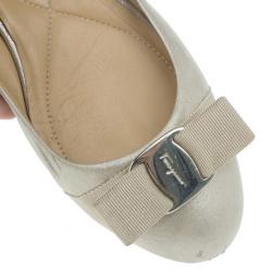 مملوكة مسبقًا Salvatore Ferragamo Metallic Varina Ballet Flats Size 38.5