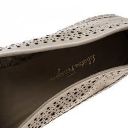 Pre Owned حذاء اسبادريل سالفاتوري فيراغاو غلاكسي جلد بيج مقاس 40.5