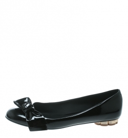 Pre Owned Salvatore Ferragamo Black Patent Leather Vola Bow Detail Flower Heel Flats Size 39