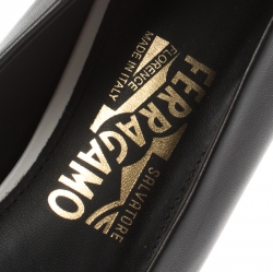 مملوكة مسبقًا حذاء فلات باليه سالفاتوري فيراغامو فارينا جلد منكروم مقاس 39