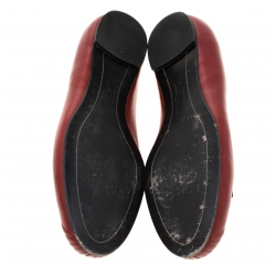 مملوكة مسبقًا Salvatore Ferragamo Red Pleated Leather Bow Detail Ballet Flats Size 36.5