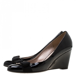 Pre Owned حذاء كعب عالي سالفاتوري فيراغامو جلد أسود لامع فلو فارا فيونكة كعب روكي مقاس 36.5