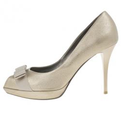 Pre Owned Salvatore Ferragamo Metallic Leather Vara Bow Peep Toe Platform Pumps Size 38.5
