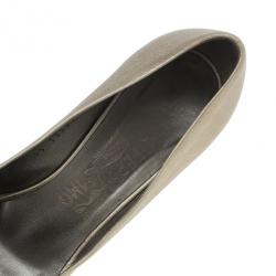 Pre Owned Salvatore Ferragamo Metallic Leather Vara Bow Peep Toe Platform Pumps Size 38.5