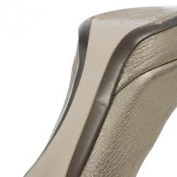 Pre Owned Salvatore Ferragamo Metallic Leather Vara Bow Peep Toe Platform Pumps Size 38.5