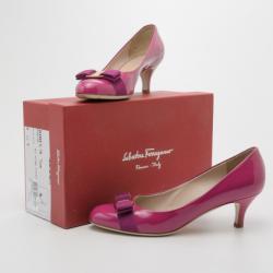 مملوكة مسبقًا حذاء كعب عالى سلفاتوري فيراغامو فيونكة جلد وردي لامع مقاس 39