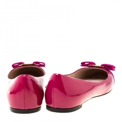 Pre Owned حذاء باليرينا فلات سالفاتوري فيراغامو فارينا جلد لامع وردي  مقاس 37