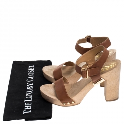 مملوكة مسبقًا صندل كلوغ سالفاتوري فيراغامو غانغا جلد مخرم أسود مقاس 41.5