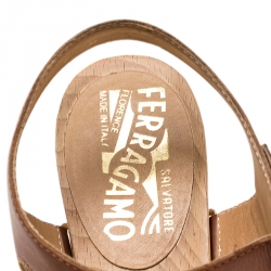 مملوكة مسبقًا صندل كلوغ سالفاتوري فيراغامو غانغا جلد مخرم أسود مقاس 41.5