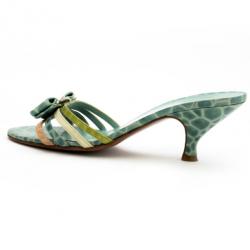 مملوكة مسبقًا Salvatore Ferragamo Green Croc Embossed Caralis Bow Slides Size 37