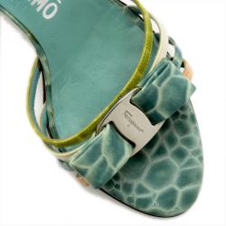 مملوكة مسبقًا Salvatore Ferragamo Green Croc Embossed Caralis Bow Slides Size 37