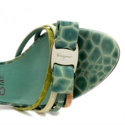 مملوكة مسبقًا Salvatore Ferragamo Green Croc Embossed Caralis Bow Slides Size 37