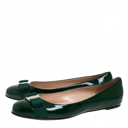 مملوكة م سبقًا حذاء فلات سالفاتوري فيراغامو جلد أخضر لامع بفيونكة مقاس 40