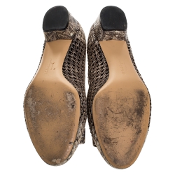 مملوكة مسبقًا Salvatore Ferragamo Beige/Black Lasercut Lizard Vara Bow Pumps Size 40