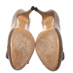 مملوكة مسبقًا حذاء كعب عالي سالفاتوري فيراغامو نعل سميك مقدمة مفتوحة فيونكة فارا جلد ذهبي غير لامع ميتالك مقاس 37.5