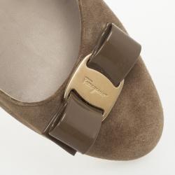 مملوكة مسبقًا Salvatore Ferragamo Vara Block Heel Pumps Size 39