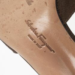 Pre Owned Salvatore Ferragamo Gold Pointed Toe Slingback Sandals Size 37.5