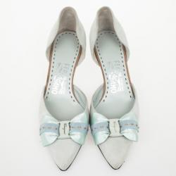مملوكة مسبقًا Salvatore Ferregamo Blue Suede Bow Pointed Toe Dórsay Kitten Heels Size 36