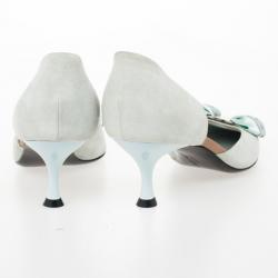 مملوكة مسبقًا Salvatore Ferregamo Blue Suede Bow Pointed Toe Dórsay Kitten Heels Size 36