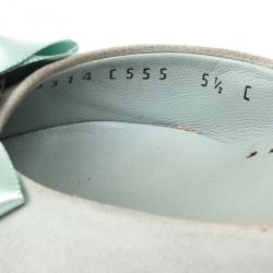 مملوكة مسبقًا Salvatore Ferregamo Blue Suede Bow Pointed Toe Dórsay Kitten Heels Size 36