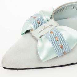 مملوكة مسبقًا Salvatore Ferregamo Blue Suede Bow Pointed Toe Dórsay Kitten Heels Size 36