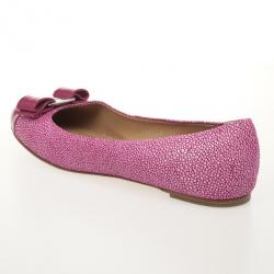 مملوكة مسبقًا Salvatore Ferragamo Pink Patent Pebbled Cap Toe Varina Ballet Flats Size 38
