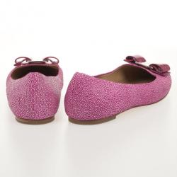 مملوكة مسبقًا Salvatore Ferragamo Pink Patent Pebbled Cap Toe Varina Ballet Flats Size 38