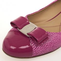 مملوكة مسبقًا Salvatore Ferragamo Pink Patent Pebbled Cap Toe Varina Ballet Flats Size 38