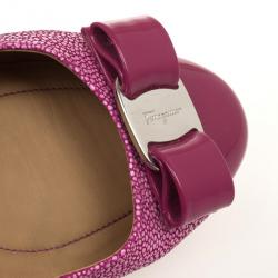 مملوكة مسبقًا Salvatore Ferragamo Pink Patent Pebbled Cap Toe Varina Ballet Flats Size 38