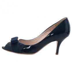 Pre Owned حذاء كعب عالي سالفاتوري فيراغامو أزرق لامع فيونكة فارا فتحة أمامية للأصبع مقاس 36.5