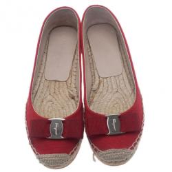 Pre Owned حذاء اسبادريل سالفاتوري فيراكامو كنافاس أحمر بليك مقاس 37.5