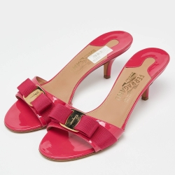Pre Owned Salvatore Ferragamo Pink Patent Leather Vara Bow Slide Sandals Size 38.5