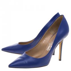Pre Owned Salvatore Ferragamo Blue Leather Susi Pointed Toe Pumps size 40.5