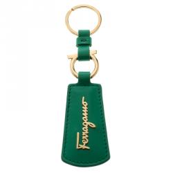 مملوكة مسبقًا Salvatore Ferragamo Green Leather Gold Tone Key Ring