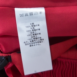 Pre Owned فستان سيلف بورتريت بكتف واحد تطريز دانتيل بنقوش موردة أسود وأحمر M