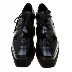 مملوكة مسبقًا حذاء ستيلا ماكرتني دربي نعل سميك اليز نجوم جلد صناعي أسود مقاس 37.5