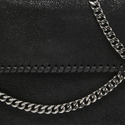 Pre Owned حقيبة كروس ستيلا مكارتني فالابيلا جلد أسود صناعي بقلاب 