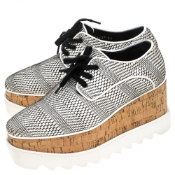 مملوكة مسبقًا حذاء ستيلا ماكرتني ديربي السي جلد صناعي أبيض/ أسود مقاس 35