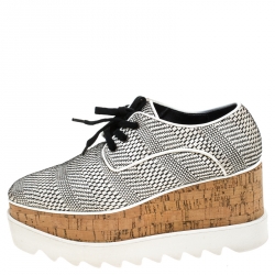 مملوكة مسبقًا حذاء ستيلا ماكرتني ديربي السي جلد صناعي أبيض/ أسود مقاس 35