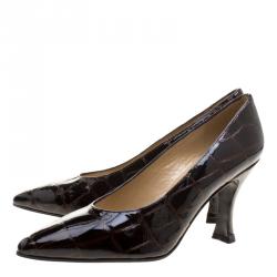 مملوكة مسبقًا Stuart Weitzman Brown Patent Croc Embossed Leather Pumps Size 38.5