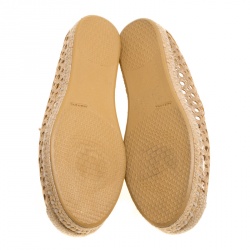 مملوكة مسبقًا Stuart Weitzman Metallic Gold Glitter Laser Cut County Espadrilles Size 35